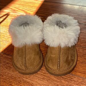 Cat & Jack Brown and White Slippers with Plush Trim